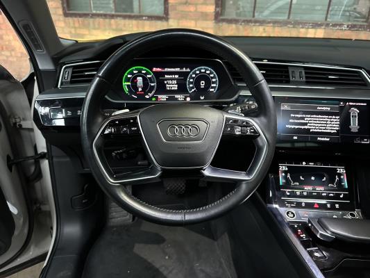 Audi e-tron 55 quattro Business edition Plus 95 kWh 408pk 2020 (Origineel-NL+1e eigenaar), K-706-KJ