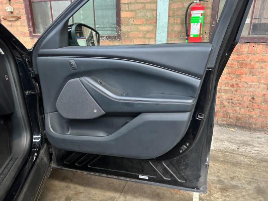 Ford Mustang Mach-E RWD 75 kWh 269pk 2021 (Origineel-NL + 1e eigenaar), N-361-JS