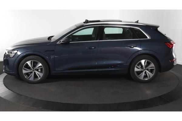 Audi Q8 e-tron 50 Advanced Edition Quattro 95 kWh 340pk 2023 (Origineel-NL), T-481-TT