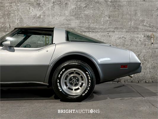 Chevrolet Corvette 5.7 V8 Convertible Two-Tone L-82 ANNIVERSARY EDITION 1 YZ 87 194pk 1978, 15-XXL-9