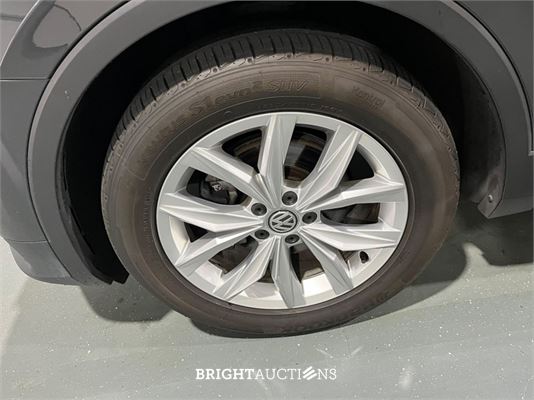 Volkswagen Tiguan ACT Highline 1.5 TSI 150pk 2020 (Origineel-NL), J-230-BK