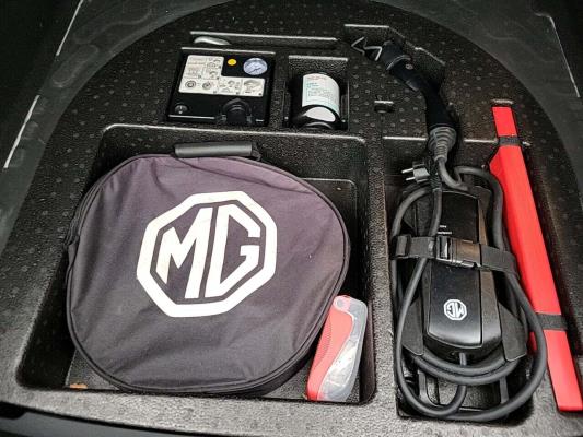 MG Zs Ev Luxury 45 kWh 143pk 2021 (Origineel-NL), L-248-FH