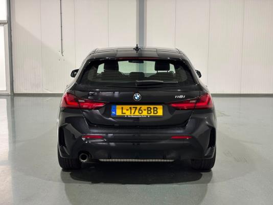 BMW 118i 1-serie Business Edition Plus M-pakket 136pk 2021 (Origineel-NL) 1-Serie, L-176-BB