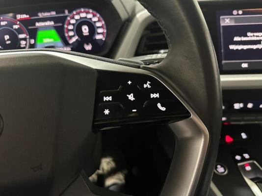 Audi Q4 35 Launch Edition 55 kWh 170pk 2021 (Origineel-NL), N-506-XJ