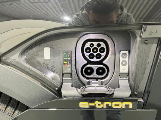 Audi e-tron Sportback 55 edition Quattro 95 kWh 408pk 2021 (Origineel-NL), K-218-ZH