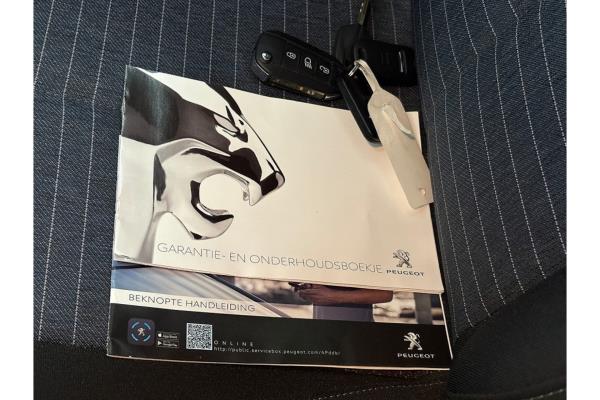 Peugeot 208 Like 1.2 PureTech 74pk 2022 (Origineel-NL), P-876-FX