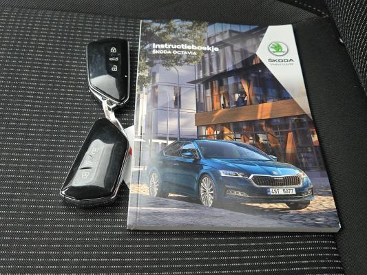 Skoda Octavia Combi Business Edition 1.0 TSI 110pk 2021 (Origineel-NL), L-224-BV