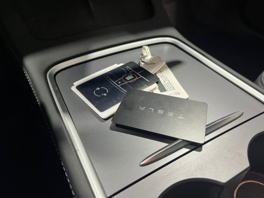 Tesla Model 3 Long Range AMD Ryzen AWD 75 kWh 351pk 2023 (Origineel-NL), T-915-HF