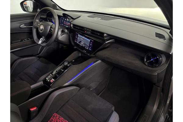 Alfa Romeo Junior Elettrica Veloce 54 kWh 281pk 2025 (Origineel-NL), JLX-71-H