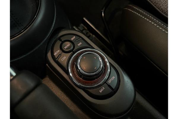 MINI Mini Cooper Camden Edition 1.5 136pk 2023 (Origineel-NL), X-556-FZ