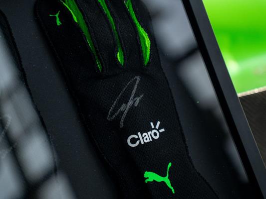 Stake F1 Team KICK Sauber Showcar 1:1 Scale