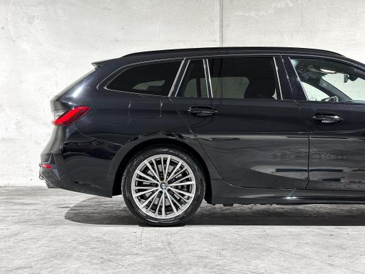 BMW 330e Touring Business Edition Plus 184hp 2021 3-series (Original-NL + 1st Owner) L-480-TL