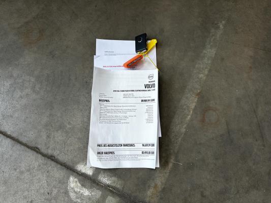 Volvo XC90 T8 AWD Plus Dark 457pk 2025 7-Persoons (1.100 KM) Fabrieksgarantie
