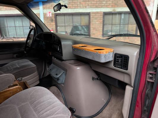 Ford E150 5.0 1993, 95-VH-NN