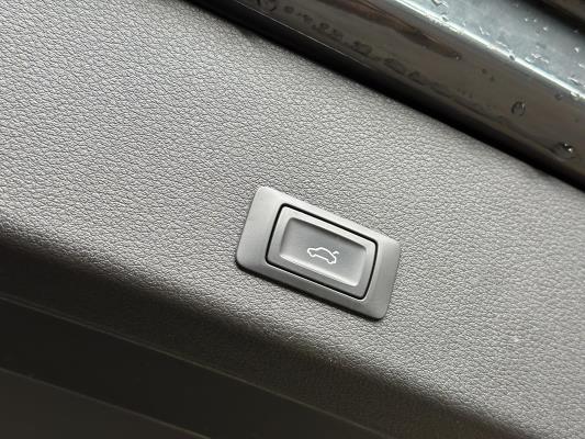 Audi E-tron 50 quattro Business edition 71 kWh 313pk 2020 (Origineel-NL+ 1e eigenaar), J-695-PX