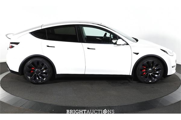 Tesla Model Y Performance AWD 75 kWh 2022, GPF-24-K