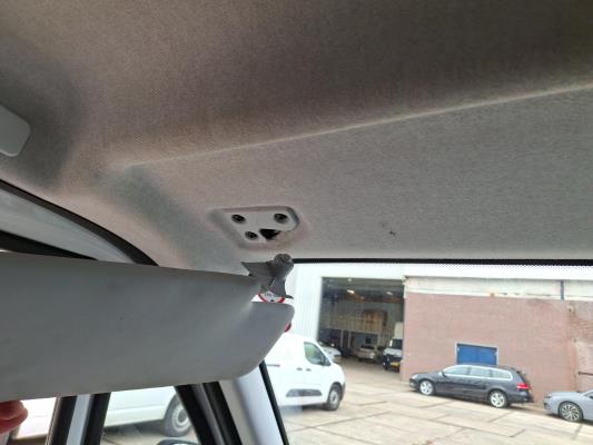 Iveco Daily 35S14V 2.3 352L H3 137 pk 2022, VNX-84-K