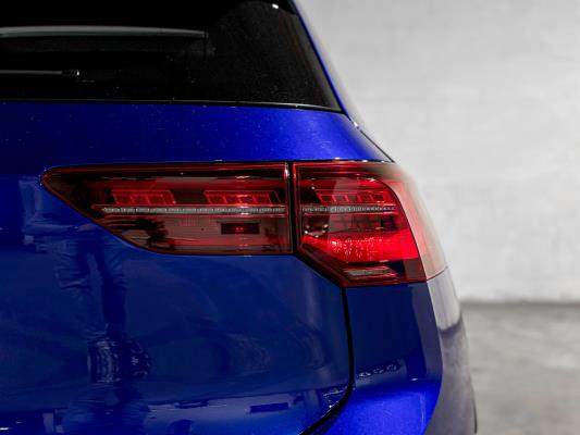 Volkswagen Golf VIII R 4Motion 20th Annniversary -AKRAPOVIC- 2.0 TSI 320pk 2023 LIMITED (Golf 8), NL-KENTEKEN