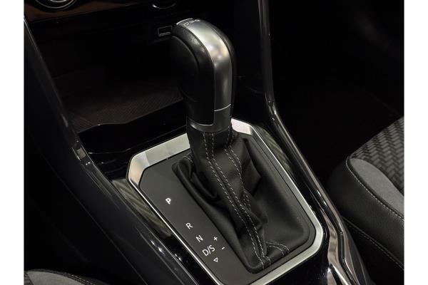 Volkswagen T-Roc Sport 1.5 TSI DSG 149pk 2018 (Origineel-NL), TH-067-V