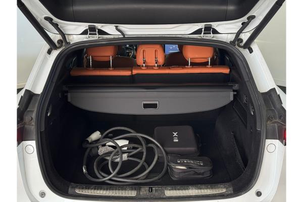 XPENG G9 Performance AWD 98 kWh 551pk 2023 (Origineel-NL), X-207-GX