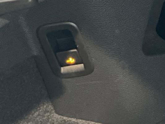 Volkswagen Golf eTSI Style 1.5 150pk 2020, X-368-TL