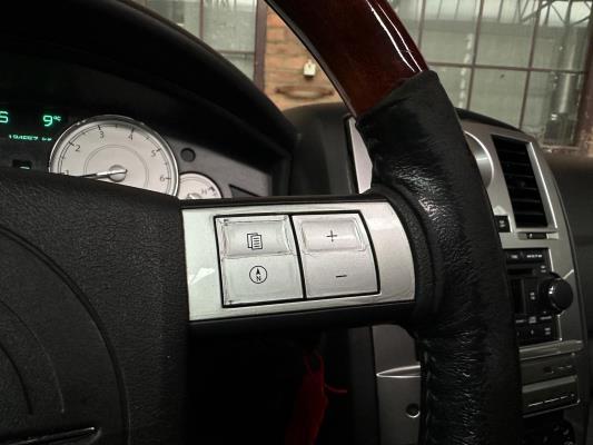 Chrysler 300C HEMI 5.7 V8 340PK 2005 