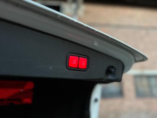 Mercedes-Benz E63 AMG 6.3 V8 -CARBON- 525pk 2010 (Origineel-NL), 47-LKB-6