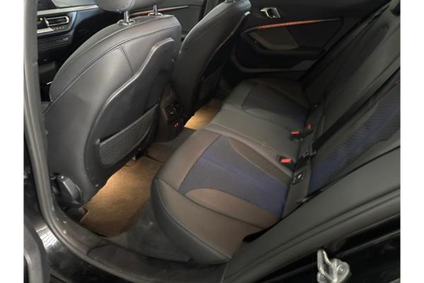 BMW M135 i Business Edition xDrive 306pk 2021 (Origineel-NL) 1-Serie, N-977-HZ