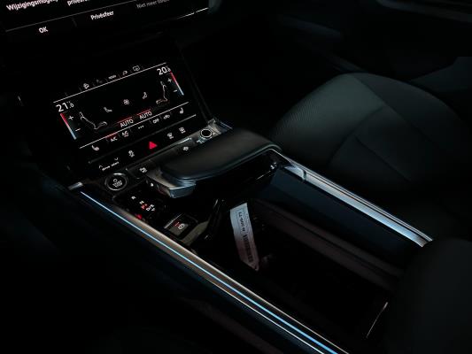 Audi e-tron 55 quattro Advanced edition 95 kWh 408pk 2021 (Origineel-NL+1e eigenaar), N-206-TT