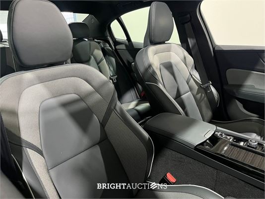Volvo S60 Recharge T8 R-Design 2.0 AWD 392pk 2021 (Origineel-NL), L-726-VX