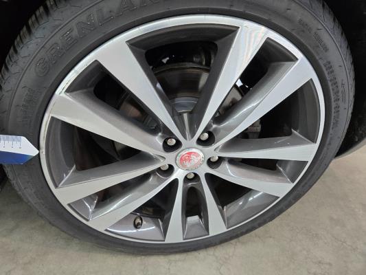 Jaguar XE D Portfolio 2.0 163pk 2015 (Origineel-NL), HV-351-R