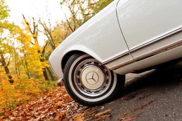 Mercedes-Benz 280 SL Pagode – Handgeschakeld – EU-uitvoering – 2.8 liter zes-in-lijn. 