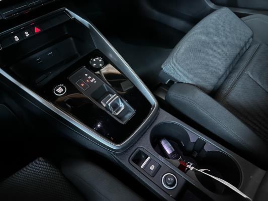 Audi A3 Sportback 35 TFSI Business edition 150pk 2020 (Origineel-NL+1e eignaar), J-594-JG