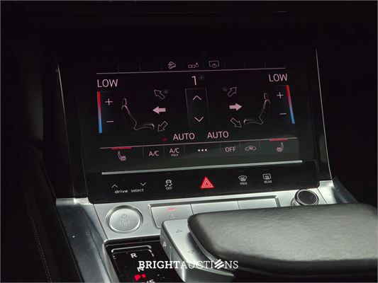 Audi e-tron 50 e-tron Launch edition Black Quattro 71 kWh 313pk 2019 (Origineel-NL), G-918-VX