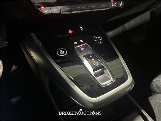 Audi Q4 e-tron 40 Launch edition Advanced Plus 77 kWh 204pk 2021 (Origineel-NL), N-884-PK