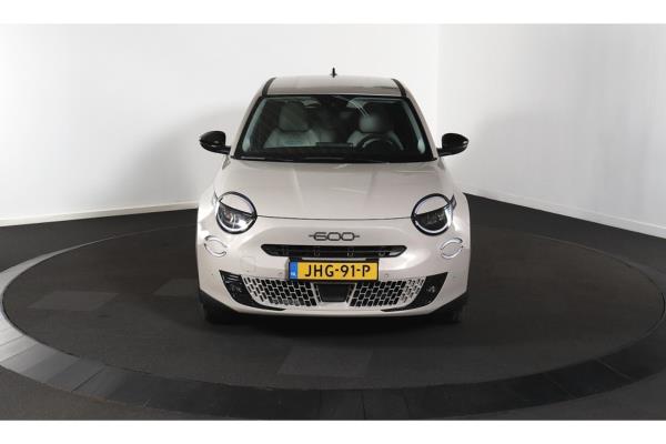 Fiat 600 Hybrid La Prima 1.2 156pk 2025 (Origineel-NL), JHG-91-P