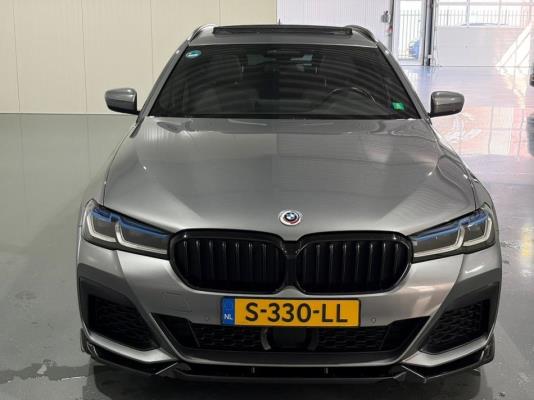 BMW 530e Touring  Business Edition Plus M-pakket 184pk 2023 (Origineel-NL) 5-Serie, S-330-LL
