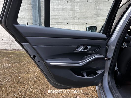 BMW 320d Touring M Soprt 190pk 2023 3-serie (Origineel-NL + 1e eigenaar), T-274-GG