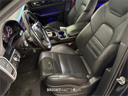 Porsche Cayenne E-Hybrid Platinum Edition 3.0 476pk 2022 (Origineel-NL), P-588-ZV