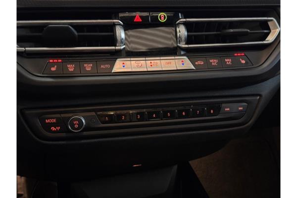 BMW M135 i Business Edition xDrive 306pk 2021 (Origineel-NL) 1-Serie, N-977-HZ