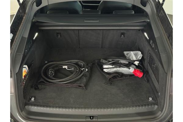 Audi A6 Avant 50 TFSI e S edition Quattro 408pk 2023 (Origineel-NL), T-500-KR