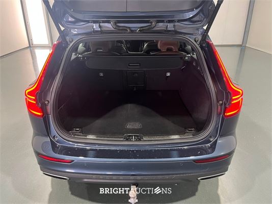 Volvo V60 Cross Country B5 Pro 2.0 AWD 250pk 2021 (Origineel-NL), K-286-VJ