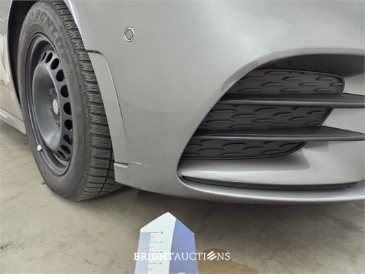 Mercedes-Benz B180d Launch Edition Premium 116pk 2019 B-klasse, L-741-HP