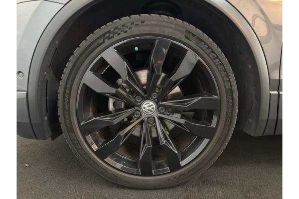 Volkswagen Tiguan ACT Highline Business R 1.5 TSI 150pk 2020 (Origineel-NL), H-070-NT