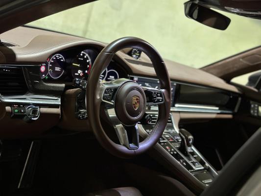 BRIGHT AUCTIONS: Luxury & Sports Cars - Tiel