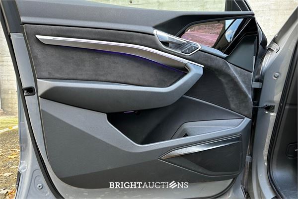 Audi e-tron Sportback 50 S edition Quattro 71 kWh 313pk 2021, T-261-RR