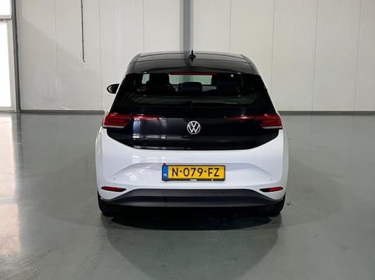Volkswagen ID.3 Life 58 kWh 143pk 2021 (Origineel-NL), N-079-FZ