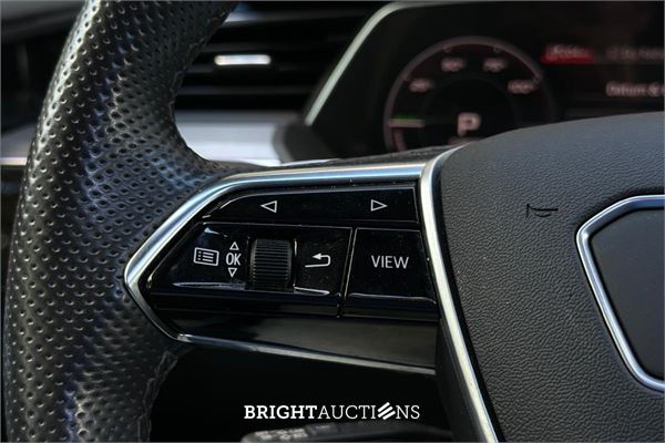 Audi e-tron Sportback 50 S edition Quattro 71 kWh 313pk 2021, T-261-RR
