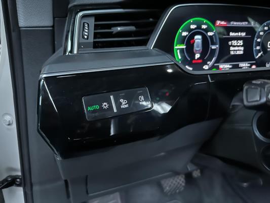 Audi e-tron 55 quattro Business edition Plus 95 kWh 408pk 2020 (Origineel-NL+1e eigenaar), K-706-KJ