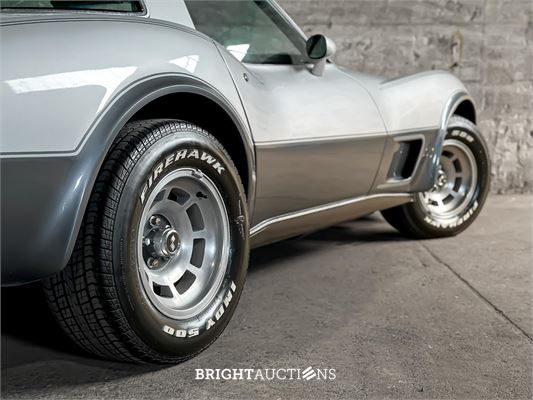Chevrolet Corvette 5.7 V8 Convertible Two-Tone L-82 ANNIVERSARY EDITION 1 YZ 87 194pk 1978, 15-XXL-9